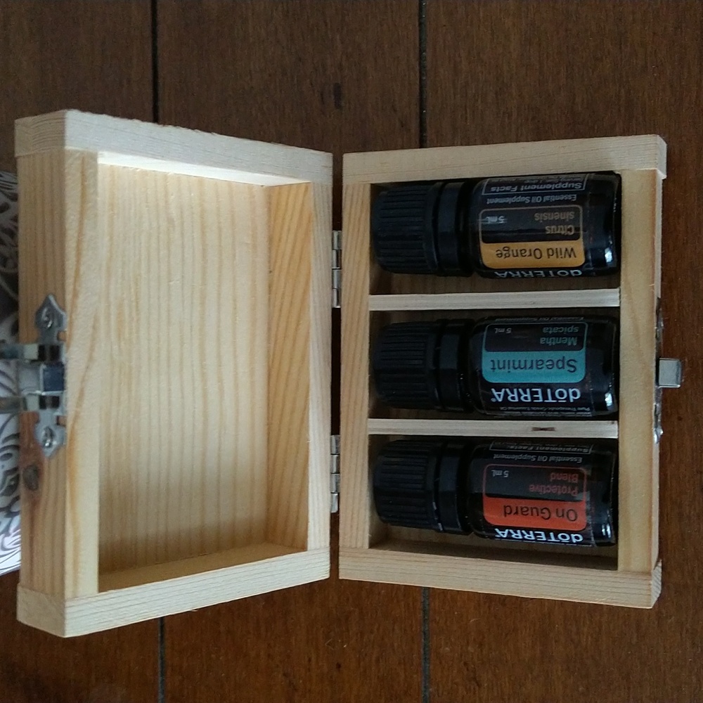 4" X 2 3/4" Essential oil Storage Box (Oils not included)
